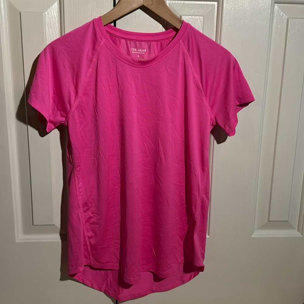 Tek Gear hot pink workout top.